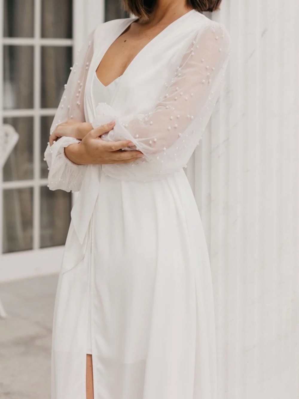 Le Rose Pearl Sleeve White Bridal Robe